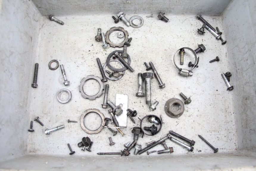 photo de SCREWS BAG PEUGEOT VIVACITY 100 (1999 - 2008)