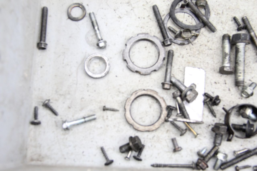 photo de SCREWS BAG PEUGEOT VIVACITY 100 (1999 - 2008)