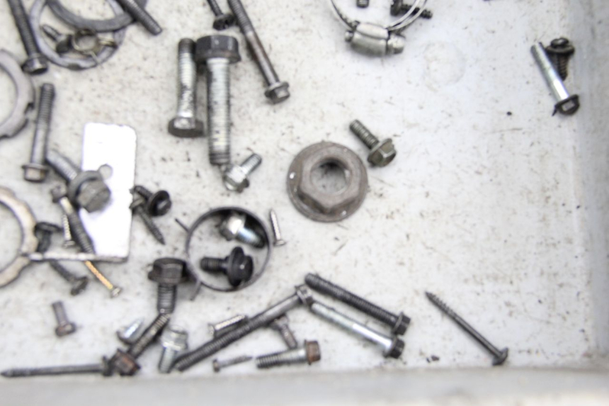 photo de SCREWS BAG PEUGEOT VIVACITY 100 (1999 - 2008)