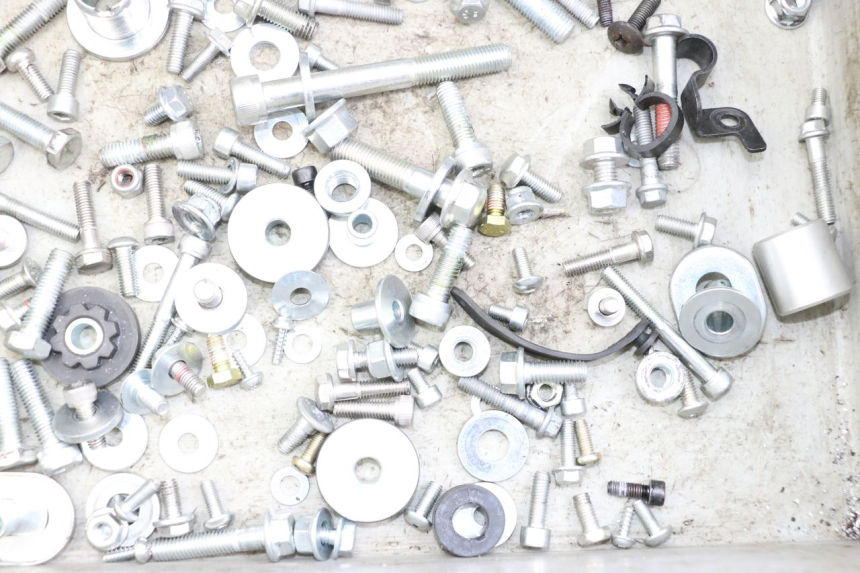 photo de SCREWS BAG ROYAL ENFIELD CONTINENTAL GT 650 (2019 - 2024)