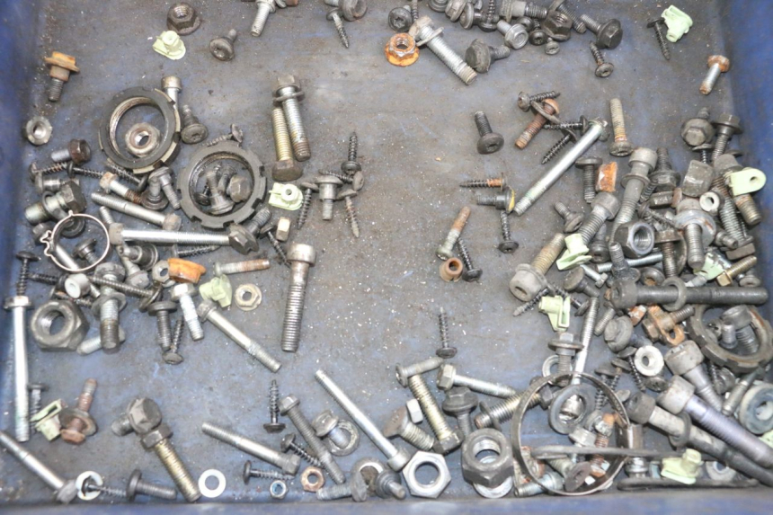 photo de SCREWS BAG PEUGEOT SATELIS COMPRESSOR K15 125 (2006 - 2009)