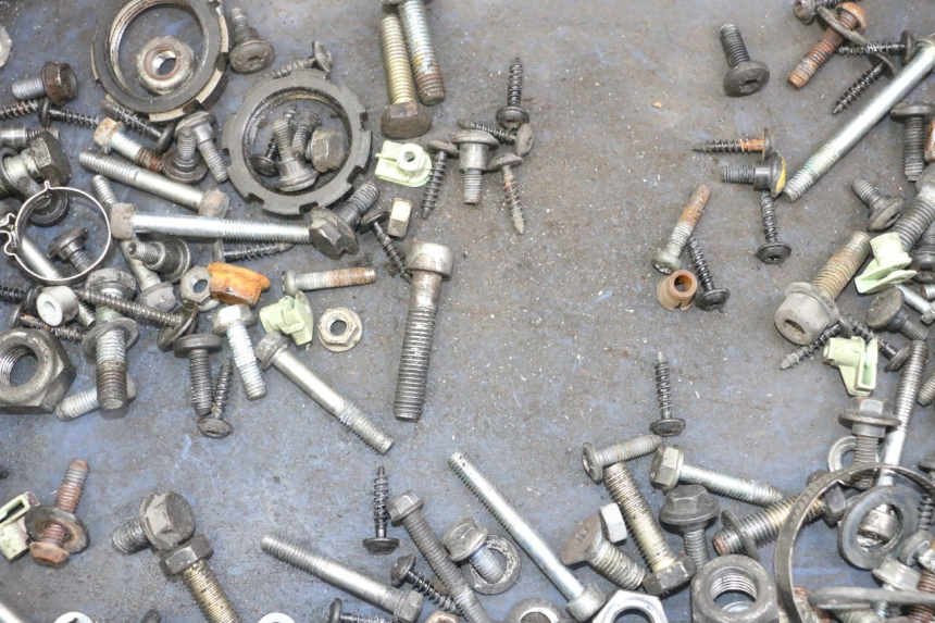 photo de SCREWS BAG PEUGEOT SATELIS COMPRESSOR K15 125 (2006 - 2009)