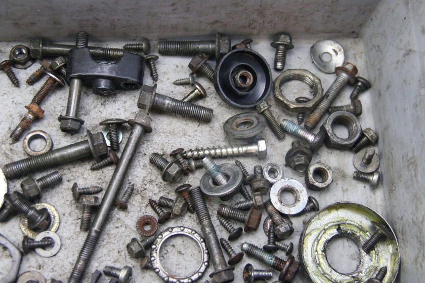 photo de SCREW FASTENER BAG SELECT UP OCTALIS 125 (2007 - 2012)