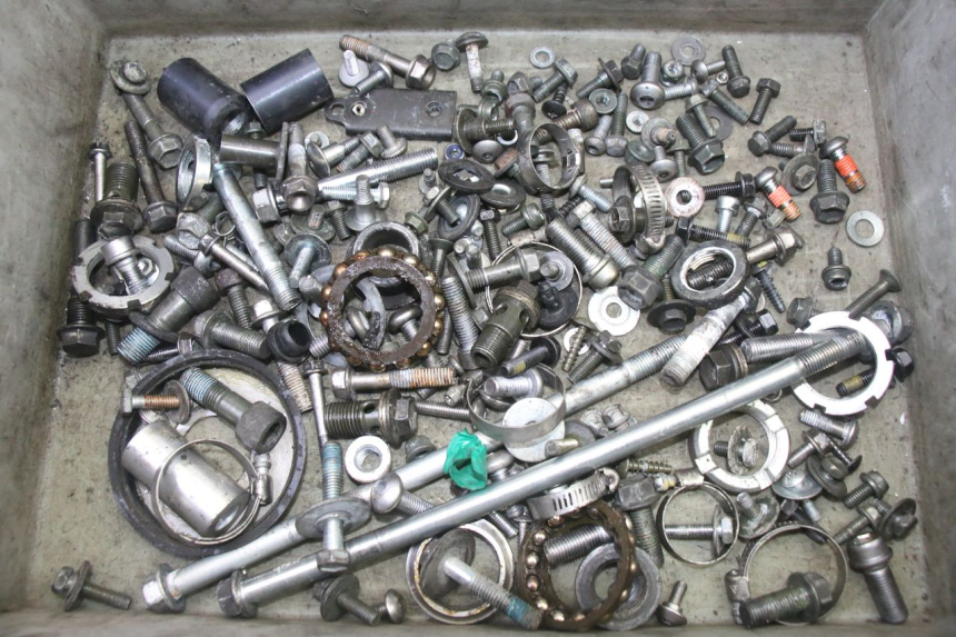 photo de SCREWS BAG SUZUKI SV S 650 (2003 - 2009)