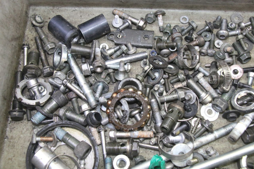 photo de SCREWS BAG SUZUKI SV S 650 (2003 - 2009)