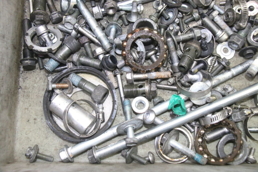 photo de SCREWS BAG SUZUKI SV S 650 (2003 - 2009)