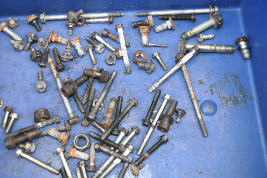 photo de SCREWS BAG PEUGEOT TREKKER TKR 50 (2005 - 2014)