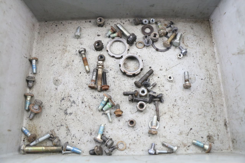 photo de SCREWS BAG PEUGEOT TREKKER TKR 50 (2005 - 2014)