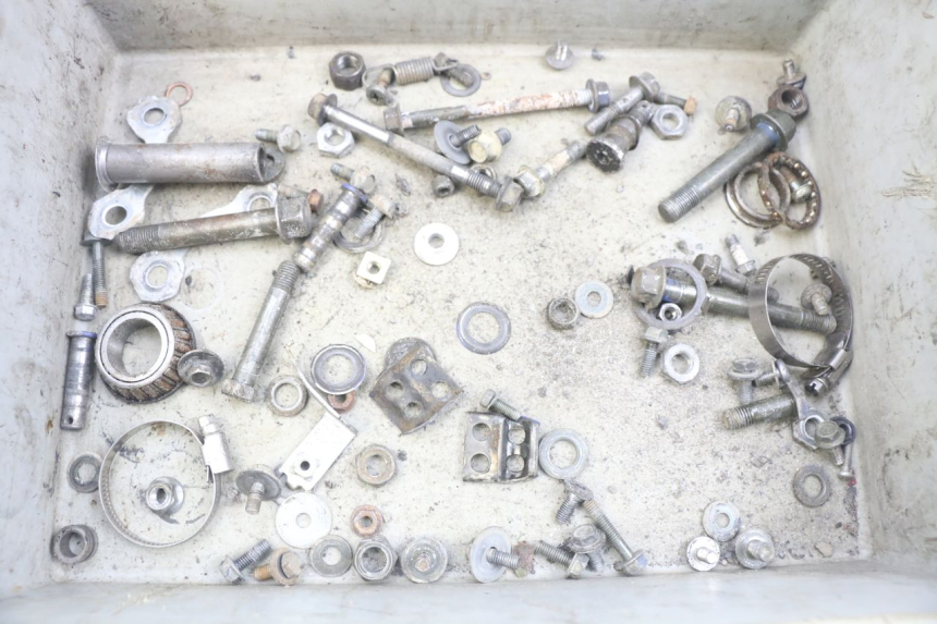 photo de SCREWS BAG YAMAHA TTR 125 (2000 - 2020)