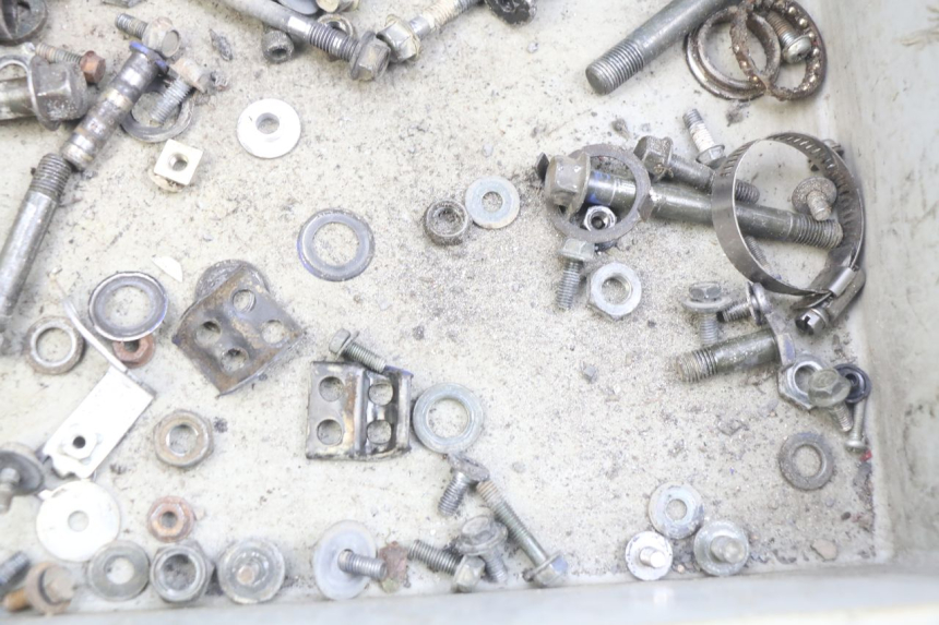 photo de SCREWS BAG YAMAHA TTR 125 (2000 - 2020)