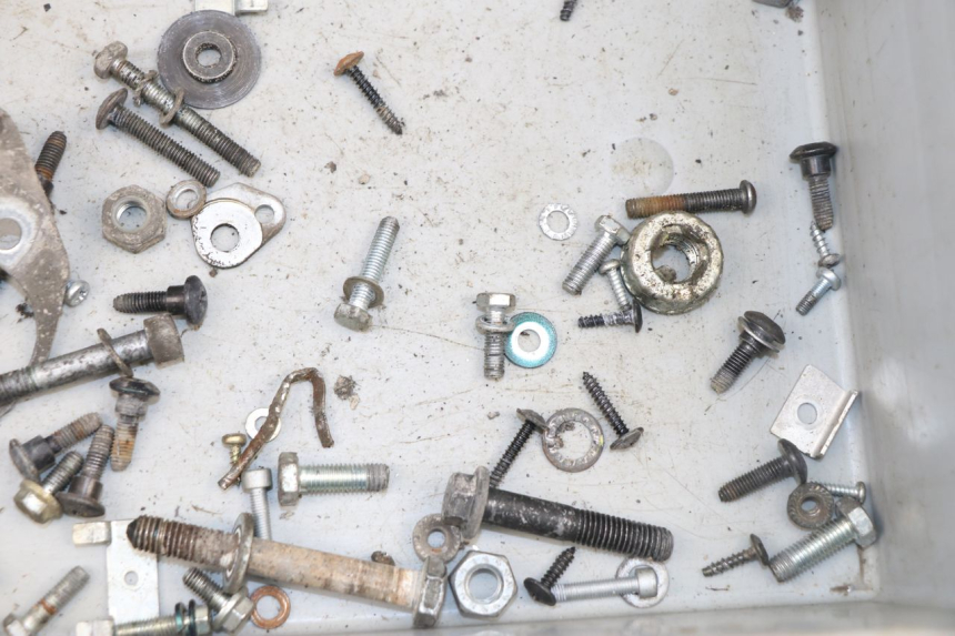 photo de SCREWS BAG PIAGGIO VESPA LX 4T 50 (2005 - 2010)