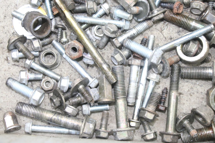 photo de SCREW FASTENER BAG VONROAD YIBEN 125 (2006 - 2010)