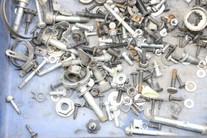 photo de SCREW FASTENER BAG PIAGGIO XEVO - X EVO 125 (2007 - 2017) - Zoom on usage condition