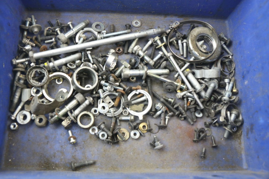 photo de SCREWS BAG PIAGGIO XEVO X-EVO 250 (2007 - 2012)