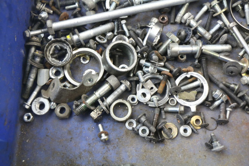 photo de SCREWS BAG PIAGGIO XEVO X-EVO 250 (2007 - 2012)