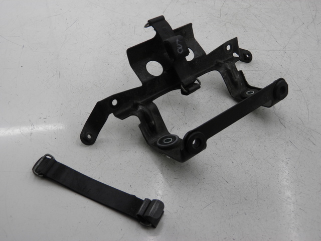 photo de TOOL KIT STRAP YAMAHA FZS FAZER 600 (1998 - 2001)