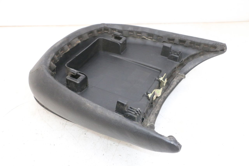 photo de REAR SEAT PEUGEOT DJANGO 4T 50 (2014 - 2019) - Zoom on usage condition