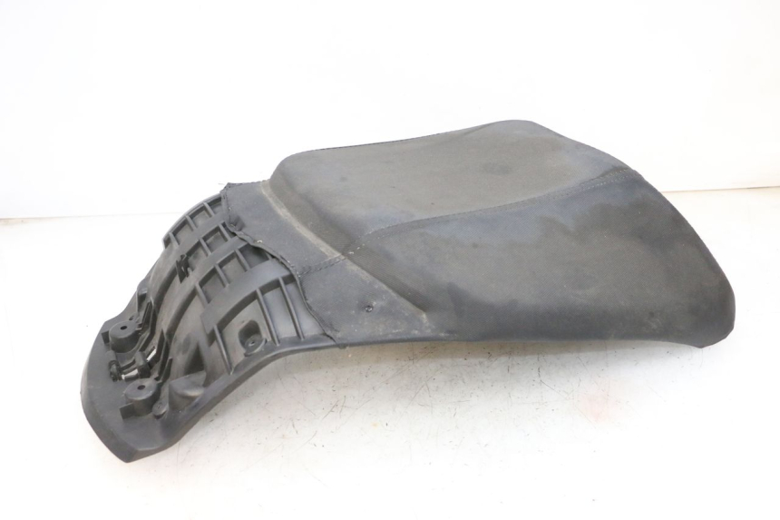 photo de REAR SEAT JM MOTORS GTS 125 (2015 - 2019) - Surface and material condition