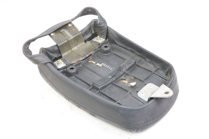 photo de REAR SEAT SUZUKI GZ MARAUDER 125 (1998 - 2004)