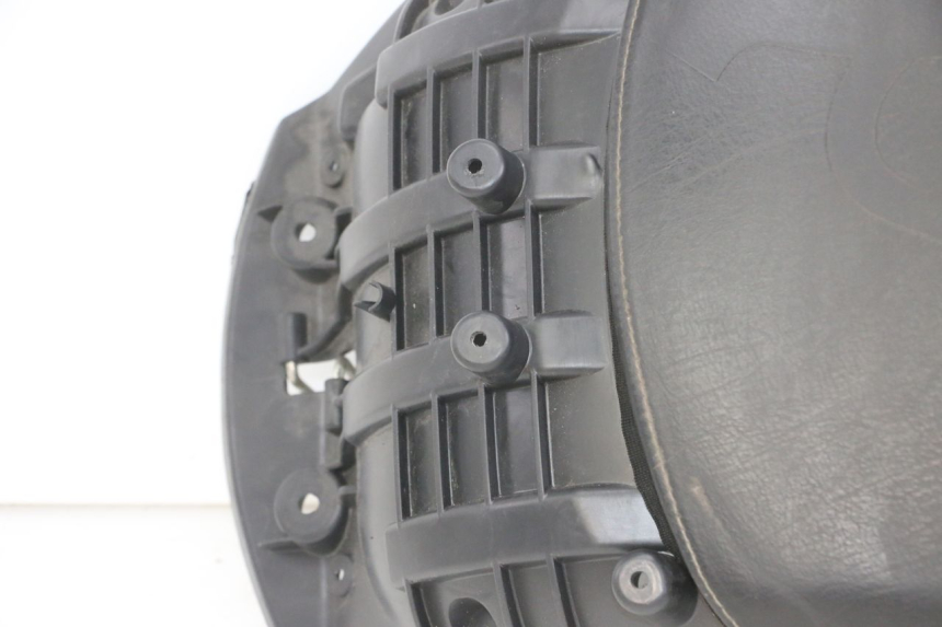 photo de REAR SEAT PEUGEOT SATELIS COMPRESSOR K15 125 (2006 - 2009)