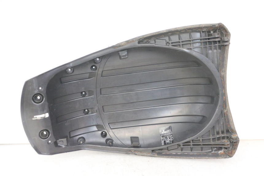 photo de REAR SEAT PEUGEOT SATELIS COMPRESSOR K15 125 (2006 - 2009)