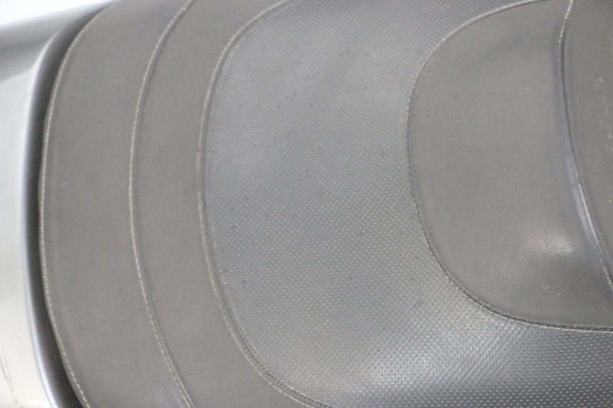photo de REAR SEAT PEUGEOT SATELIS 125 (2013 - 2018)