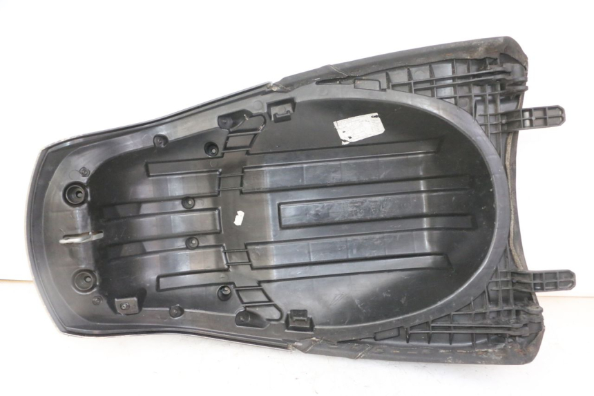 photo de REAR SEAT PEUGEOT SATELIS 125 (2013 - 2018)