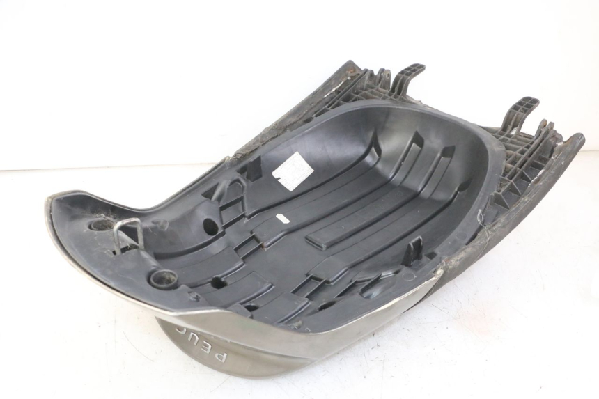 photo de REAR SEAT PEUGEOT SATELIS 125 (2013 - 2018)