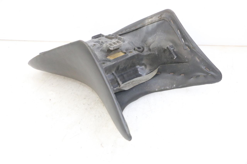 photo de FRONT SEAT HONDA CBF 500 (2004 - 2007)