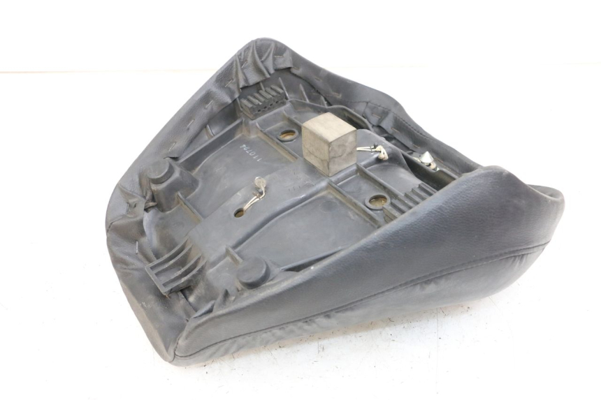 photo de FRONT SEAT SUZUKI GZ MARAUDER 125 (1998 - 2004)