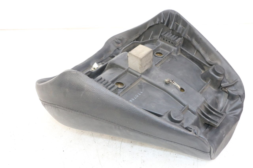 photo de FRONT SEAT SUZUKI GZ MARAUDER 125 (1998 - 2004)