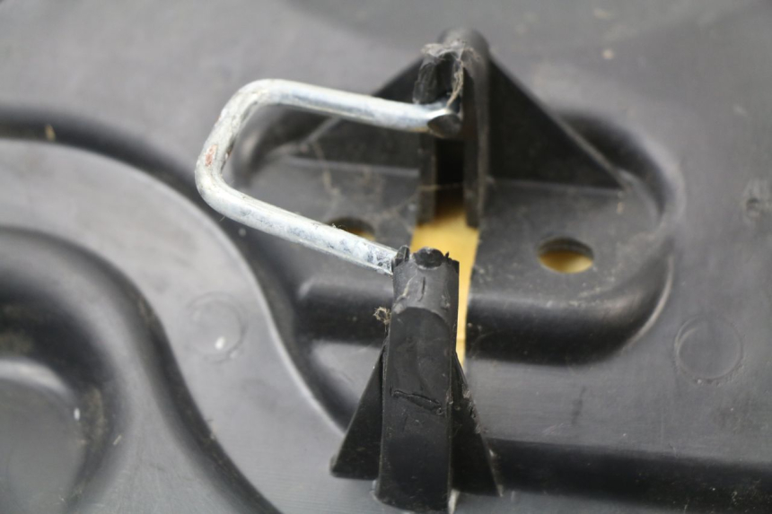 photo de FRONT SEAT PEUGEOT JET FORCE CARBU 50 (2003 - 2016)