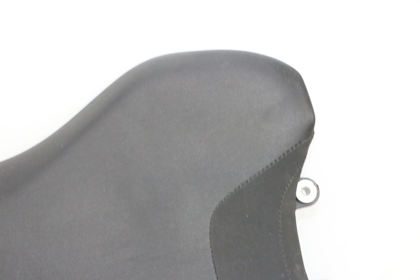 photo de FRONT SEAT YAMAHA MT-07 MT07 ABS 700 (2018 - 2020) - High-resolution close-up