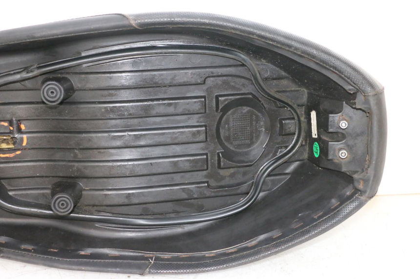 photo de SEAT MBK BOOSTER SPIRIT NAKED 50 (2004 - 2017) - Distinctive features