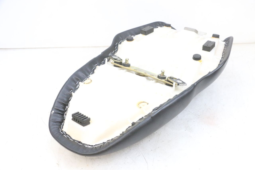 photo de SEAT SUZUKI GSF N BANDIT 600 (1996 - 1999) - Technical close-up