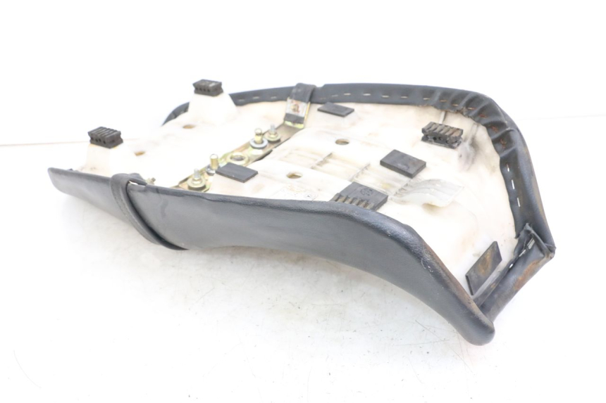 photo de Saddle HYOSUNG GF 125 (2001 - 2005)