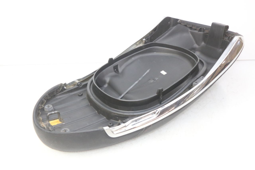 photo de SEAT PIAGGIO LIBERTY IGET 4T 50 (2015 - 2020) - Fixing points details