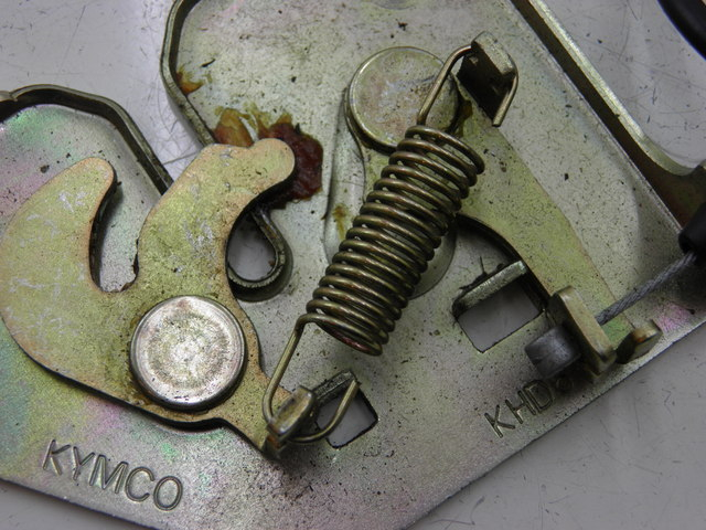 photo de SEAT LOCK SET KYMCO QUANNON NAKED 125 (2010)