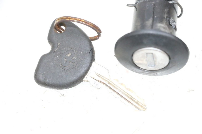 photo de SEAT LOCK SET PIAGGIO NEW TYPHOON 50 (2018 - 2021) - Technical close-up