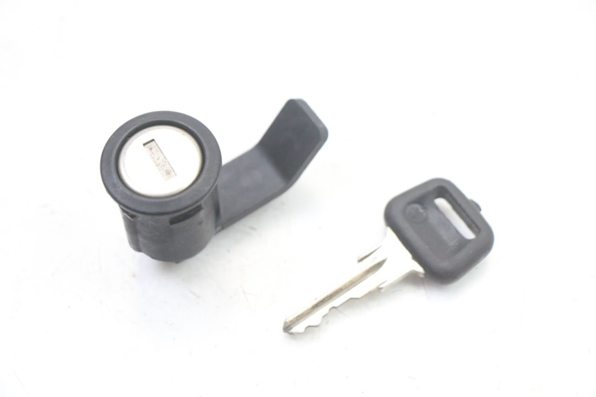 photo de SEAT LOCK SET PEUGEOT SATELIS COMPRESSOR K15 125 (2006 - 2009)