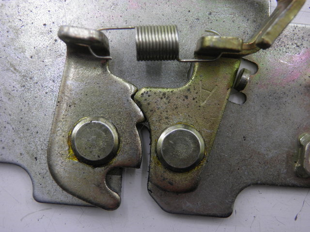 photo de SEAT LOCK PEUGEOT TWEET 125 (2010 - 2017)