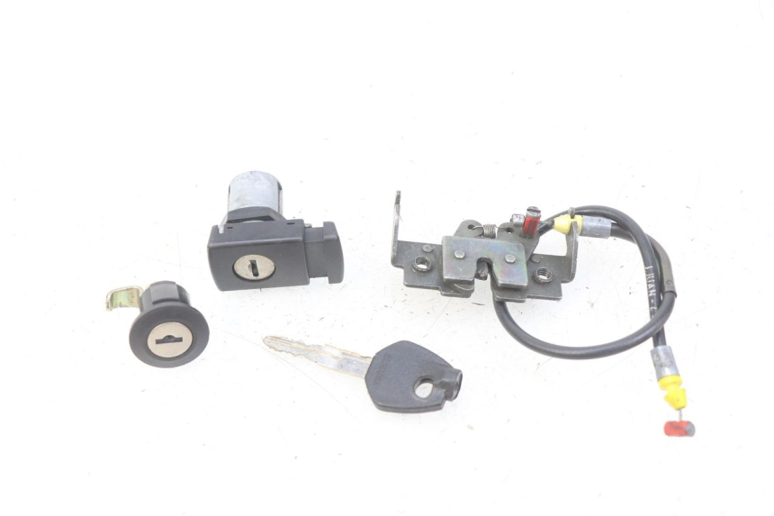 photo de SEAT LOCK SET SUZUKI UH BURGMAN 125 (2002 - 2006)