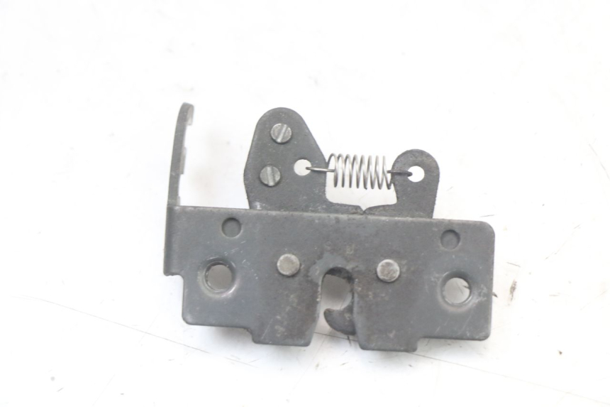 photo de SEAT LOCK PIAGGIO XEVO - X EVO 125 (2007 - 2017) - Zoom on usage condition