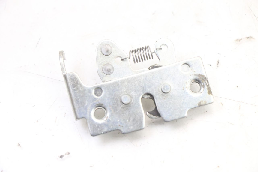 photo de SEAT LOCK PIAGGIO XEVO - X EVO 125 (2007 - 2016) - Zoom on usage condition