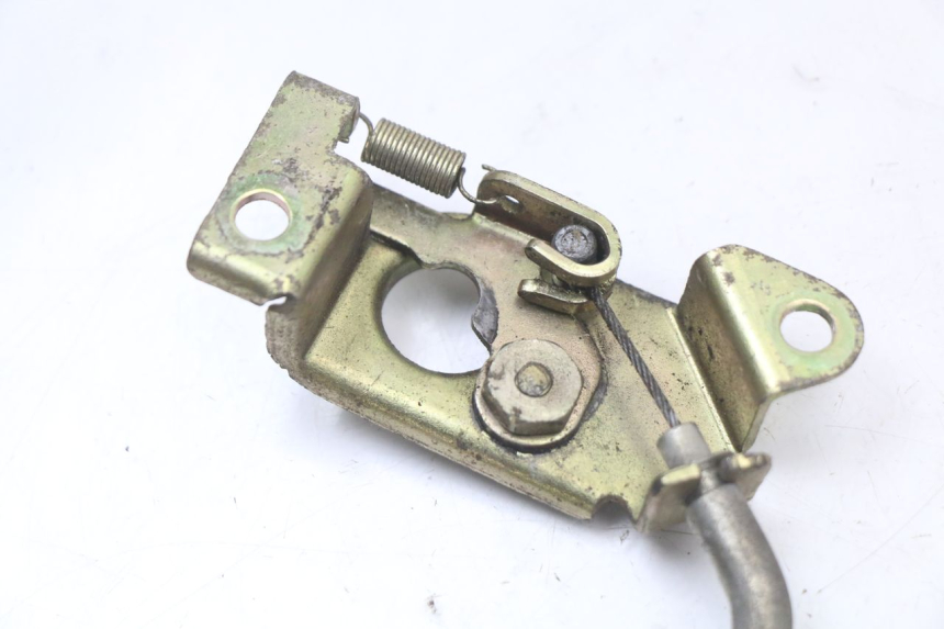 photo de Seat lock HYOSUNG GV AQUILA 125 (2000 - 2004)