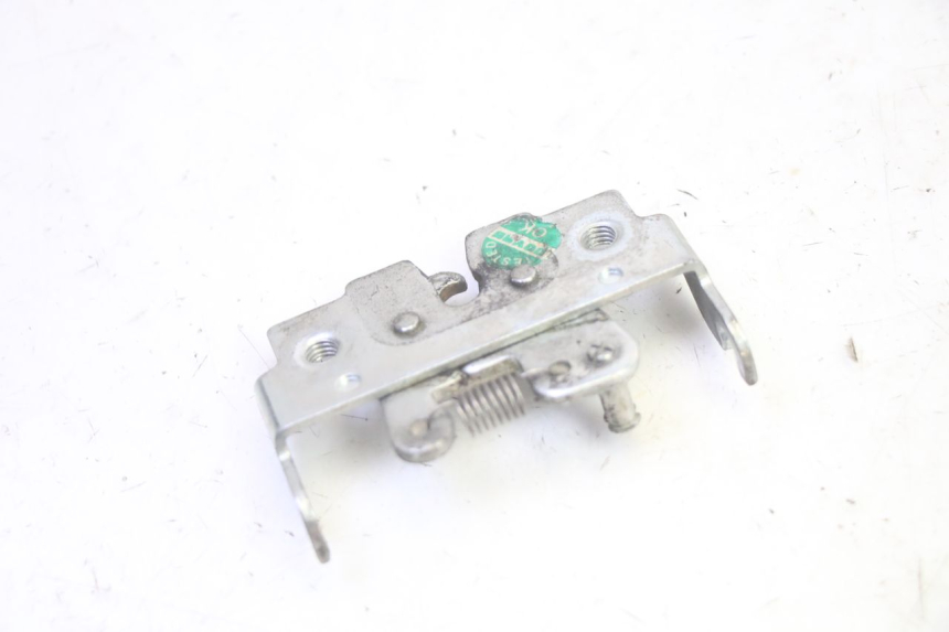 photo de SEAT LOCK SET SUZUKI BURGMAN 125 (2007 - 2014) - Alternative perspective