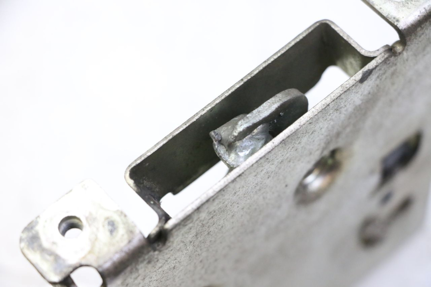 photo de SEAT LOCK SET HONDA FES S-WING SWING ABS 125 (2007 - 2015) - Technical close-up