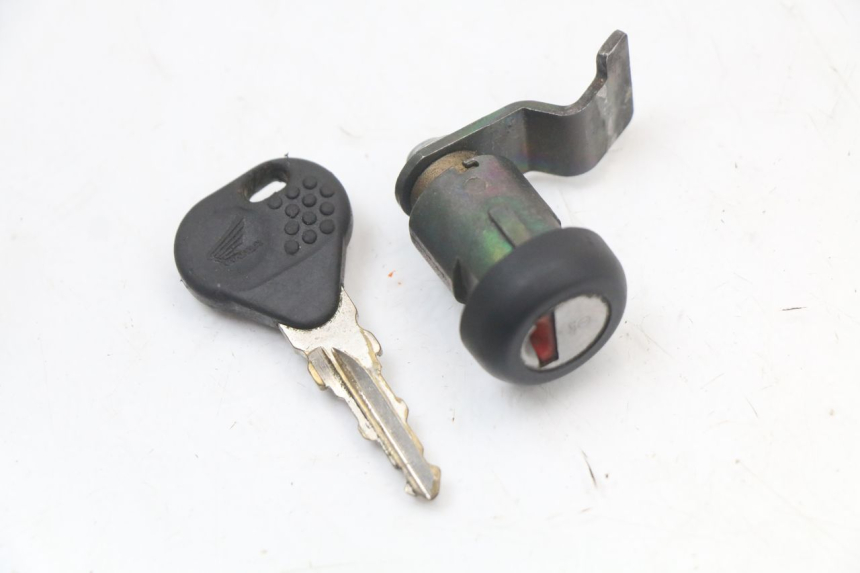 photo de SEAT LOCK HONDA FES PANTHEON 2T 125 (1998 - 2002)