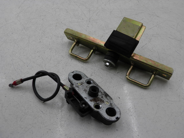 photo de SEAT LOCK SET HYOSUNG COMET GT 125 (2002 - 2007)