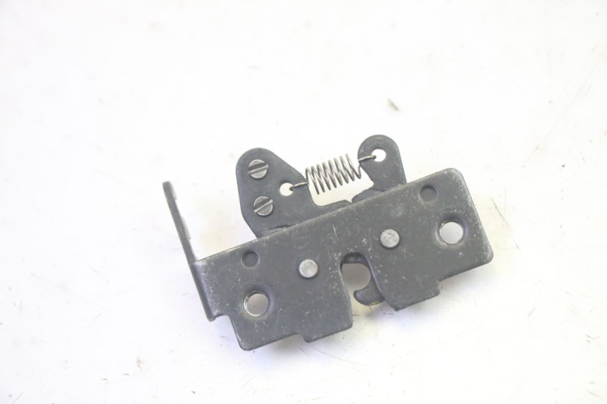 photo de SEAT LOCK SET PIAGGIO MP3 HPE 350 (2018 - 2020) - Zoom on usage condition